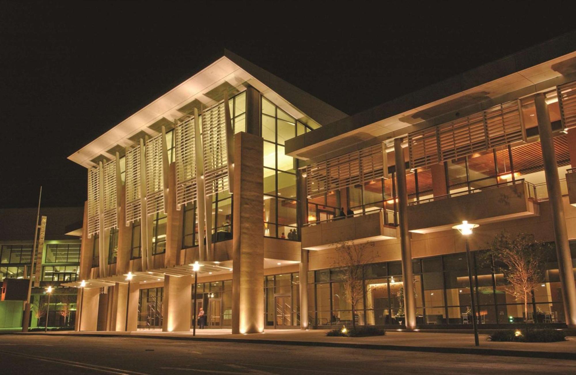 Embassy Suites Baton Rouge Exterior foto